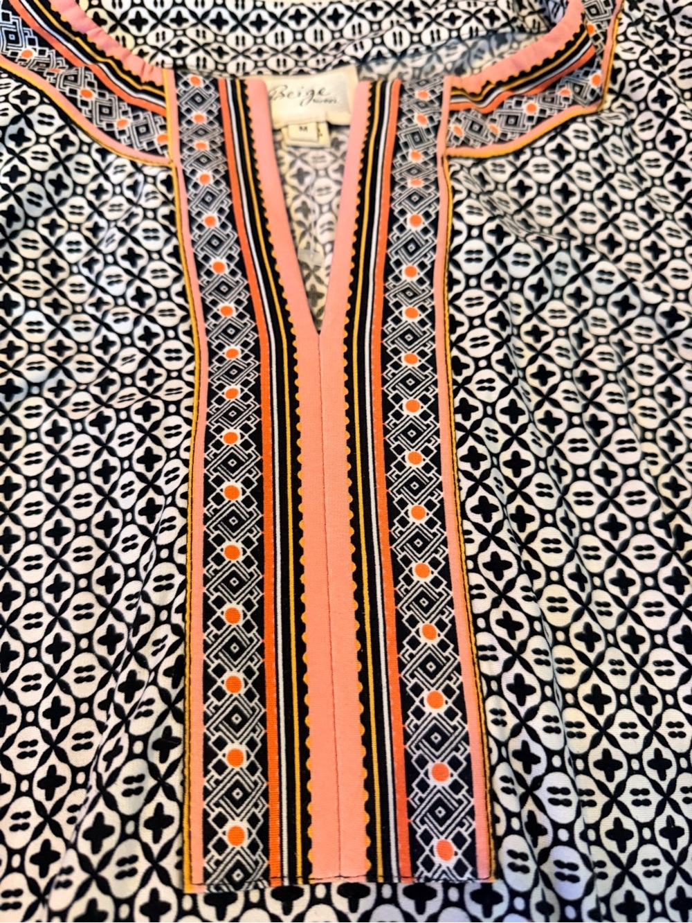 Beige by eci Black Geometric and Coral Floral Border Long Sleeve Dress - Picture 4 of 8